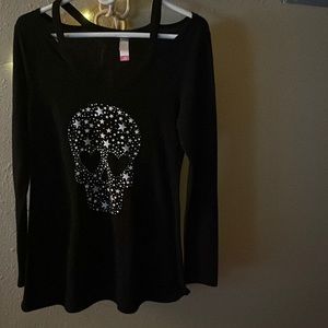 No Boundaries Halloween Star Skull Sweater (L)